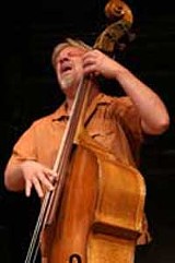 PHOTO BY FRANK DE BLASE - Wowing the crowd: Mose Allison bassist Rich Syracuse.